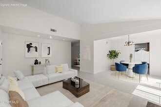 248 Cedar Heights Dr in Thousand Oaks, CA - Building Photo - Building Photo