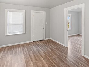 5938 Vallejo St in Oakland, CA - Building Photo - Building Photo