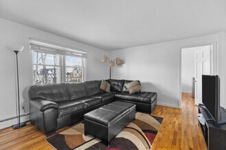 70 Carroll Ave, Unit 604 in Newport, RI - Building Photo - Building Photo