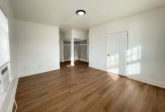 420 E 4th Ave in Hutchinson, KS - Building Photo - Building Photo