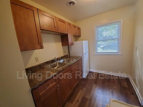 355 S 47th St in Lincoln, NE - Foto de edificio - Building Photo