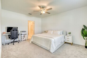 111 Rain Lily Ave in Spring Hill, FL - Foto de edificio - Building Photo