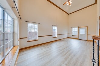 8514 Bonner Dr in Houston, TX - Foto de edificio - Building Photo