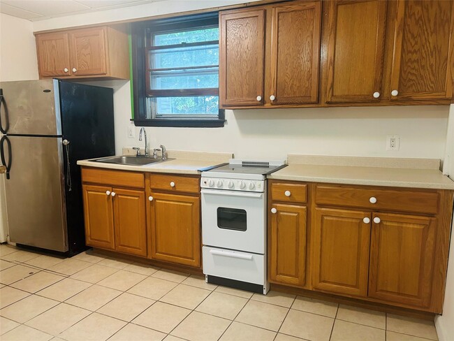 38 Lake St in Highland Falls, NY - Building Photo - Building Photo