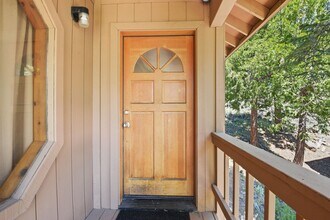 12832 Palisade St in Truckee, CA - Building Photo - Building Photo