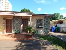 3671 SW 24th St in Miami, FL - Building Photo