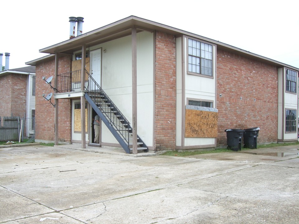 8341 Ned Ave in Baton Rouge, LA - Foto de edificio