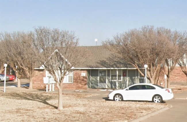 903 Alamo Rd in Levelland, TX - Building Photo - Building Photo