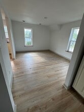36 Cedar St, Unit 38 Upper in Hartford, WI - Building Photo - Building Photo