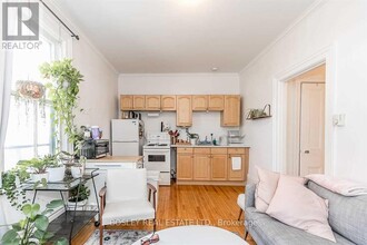 330-330 Botsford St in Newmarket, ON - Building Photo - Building Photo