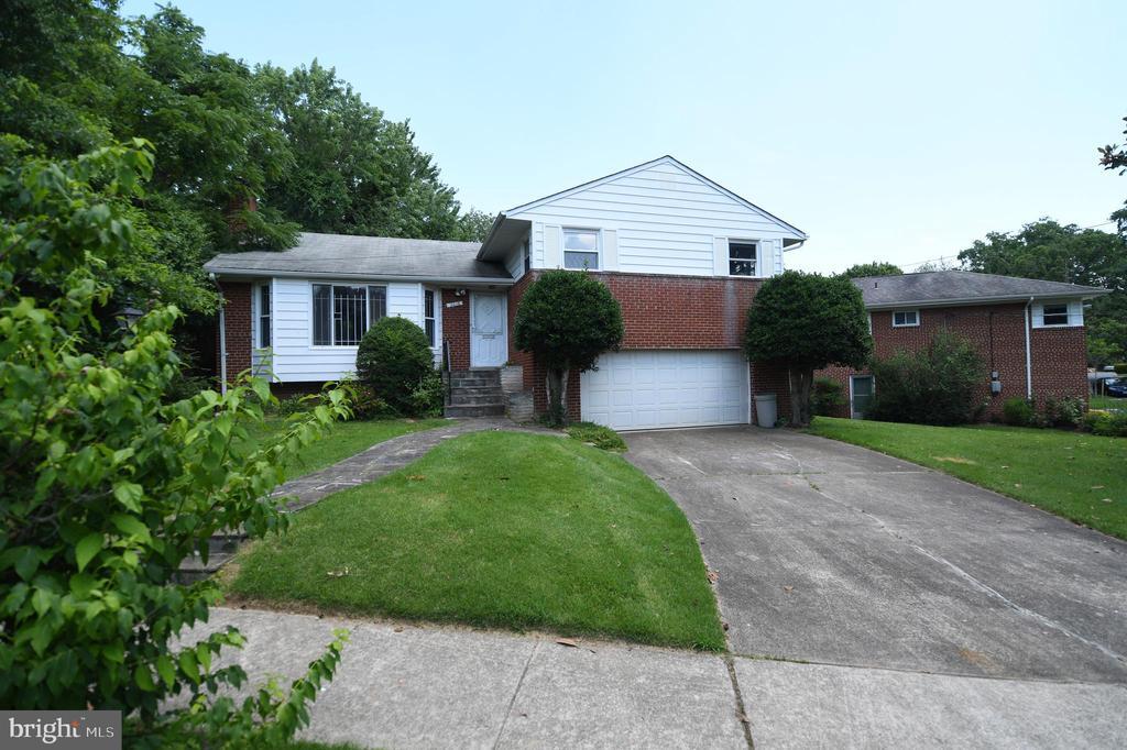 2016 Cascade Rd in Silver Spring, MD - Building Photo