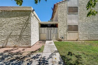 2541 Love St in Las Vegas, NV - Building Photo - Building Photo