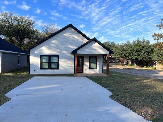 735 E Gandy St in Denison, TX - Building Photo