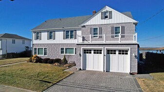 2605 Bayshore Ave, Unit 1R in Brigantine, NJ - Building Photo
