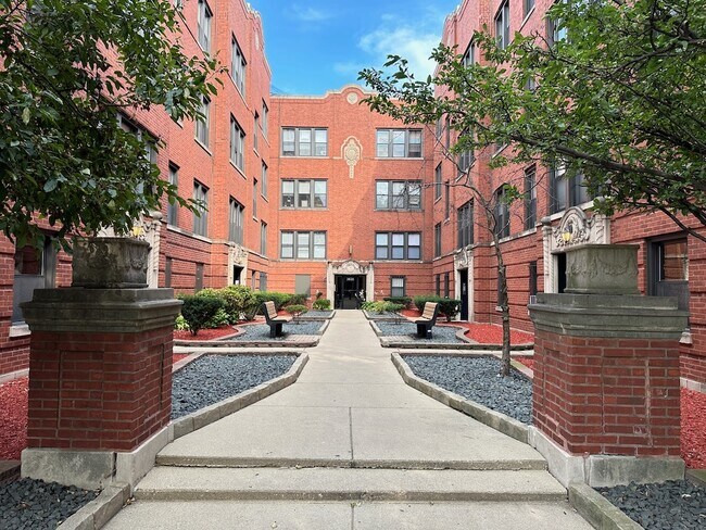 3535 N Racine Ave, Unit J07P in Chicago, IL - Building Photo - Building Photo