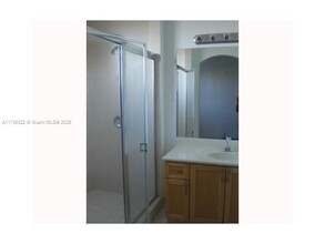 4930 Windward Way in Fort Lauderdale, FL - Building Photo - Building Photo