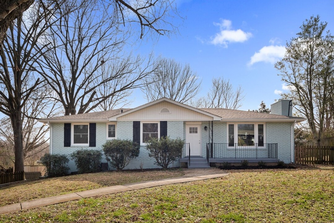 1919 Rosebank Ave in Nashville, TN - Building Photo