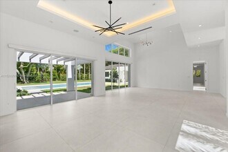 9025 SW 114th St in Miami, FL - Building Photo - Building Photo
