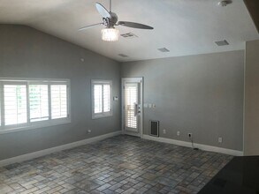 2917 Tropicbird Dr in North Las Vegas, NV - Building Photo - Building Photo