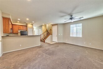 9936 Fountain Walk Ave in Las Vegas, NV - Building Photo - Building Photo