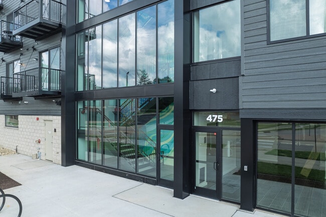 Sinclair on 16th in Cedar Rapids, IA - Foto de edificio - Building Photo