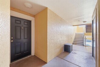 5447 Vineland Rd, Unit 1205 in Orlando, FL - Building Photo - Building Photo