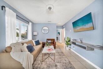 3331 Lake Ave in West Palm Beach, FL - Building Photo - Building Photo