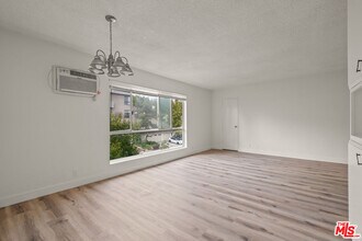 10653 Holman Ave in Los Angeles, CA - Building Photo - Building Photo
