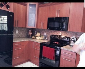 730 NW 123rd Ave in Miami, FL - Building Photo - Building Photo