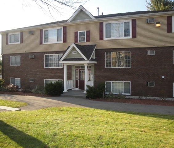 Eagle's Landing Apartments in Manchester, NH - Foto de edificio - Building Photo