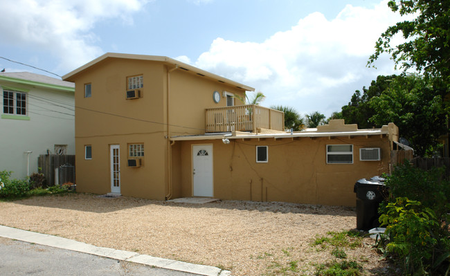 119 N Palmway in Lake Worth, FL - Building Photo - Building Photo