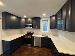 4317 N Ashland Ave, Unit 1 in Chicago, IL - Building Photo - Building Photo