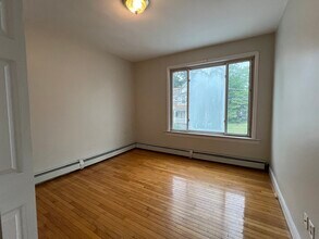 42 Waugh St in Lowell, MA - Foto de edificio - Building Photo