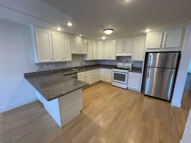 1670 Kirkwood Ave in San Francisco, CA - Building Photo - Building Photo