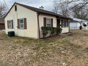 910 Rose St in Elkhart, IN - Foto de edificio - Building Photo