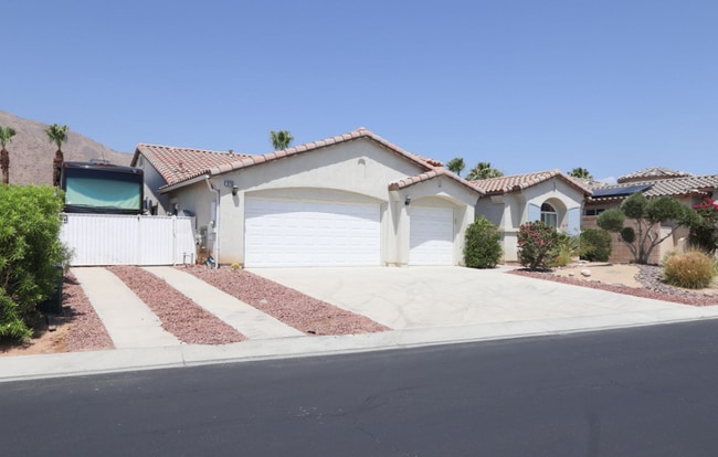 3713 Vista Verde in Palm Springs, CA - Building Photo - Building Photo
