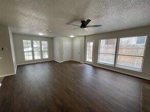 1231 Armadillo Rd in Austin, TX - Building Photo - Building Photo