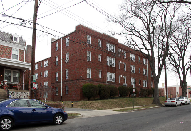 5200-5220 N Capitol St NW in Washington, DC - Building Photo - Building Photo