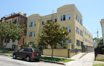 2818 Leeward Ave in Los Angeles, CA - Building Photo - Building Photo