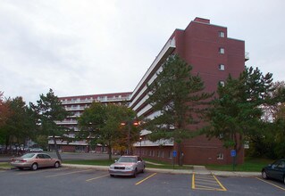 O'Brien Towers in Quincy, MA - Foto de edificio - Building Photo