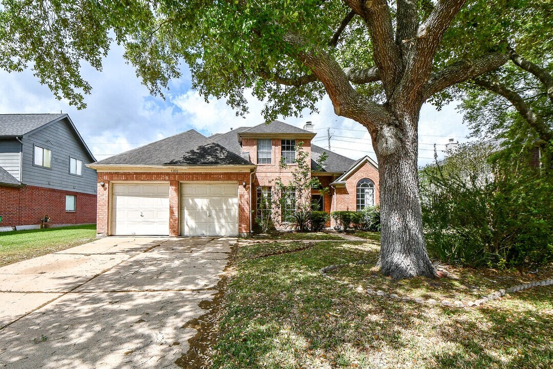 4306 W Thunderwood Cir in Fresno, TX - Building Photo