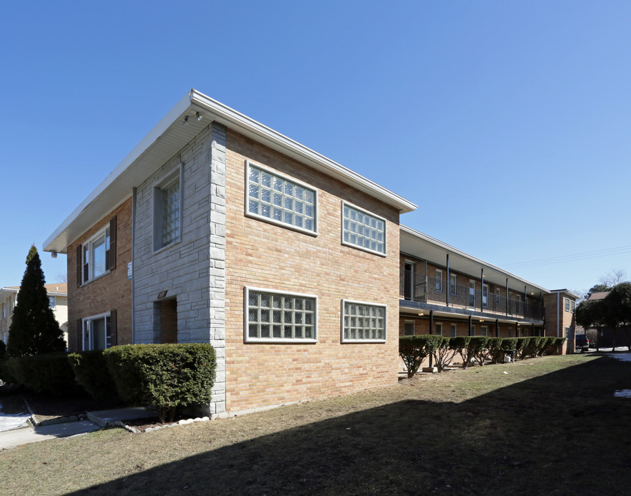 Dolores Place Apartments in Bensenville, IL - Foto de edificio