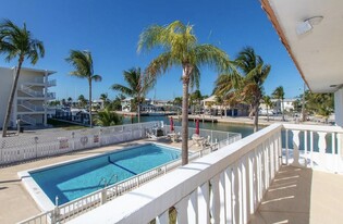 15 Sombrero Blvd in Marathon, FL - Building Photo