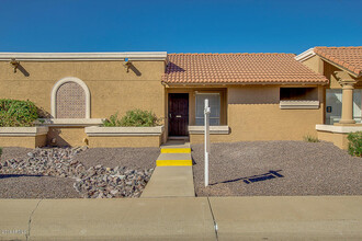 312 W Yukon Dr, Unit 2 in Phoenix, AZ - Foto de edificio - Building Photo