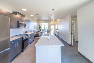 Monterey Place in Albuquerque, NM - Foto de edificio - Building Photo