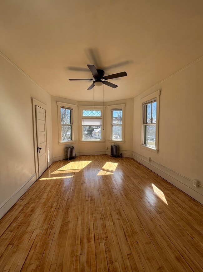 19 Bellevue Pl Apartments and Nearby New London Apartments For Rent