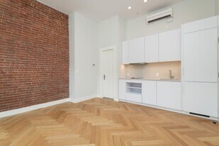 461 Massachusetts Ave, Unit 6 in Boston, MA - Building Photo