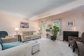 128 Newton Rd in Plaistow, NH - Building Photo - Building Photo