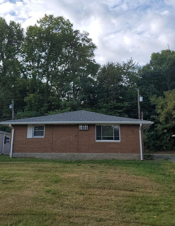 248-250-250 Forest St in Fairborn, OH - Building Photo