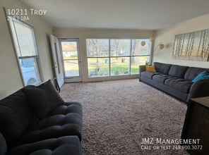 10211 Troy St in Oak Park, MI - Building Photo - Building Photo